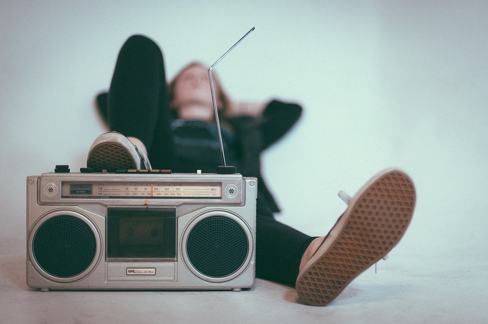 Diffusion de musique en entreprise : règles et paiements