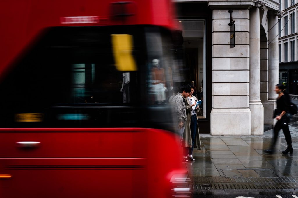 Location de bus avec chauffeur : la solution pour simplifier la logistique en entreprise ?