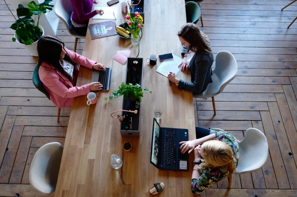 Les avantages du coworking pour le freelance, la start-up et le monde de l’entreprise en général