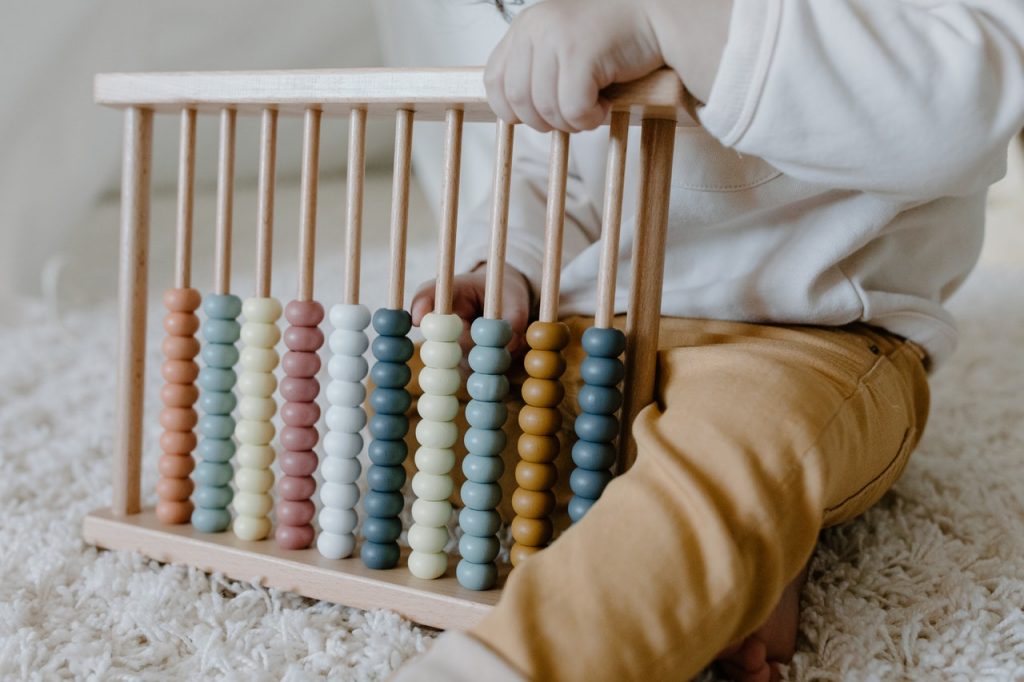 Monter une crèche Montessori : les différentes étapes