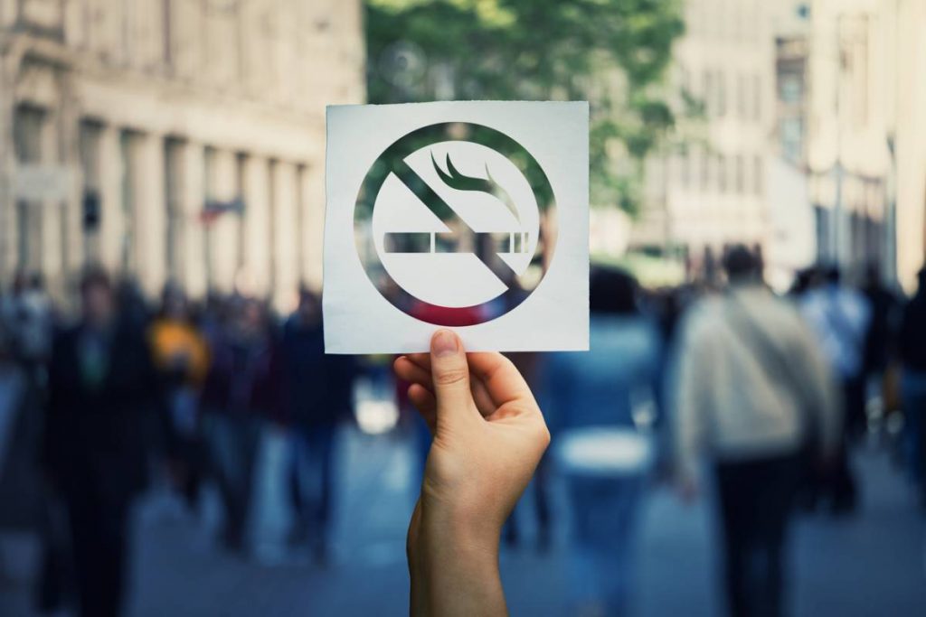 Panneau interdiction de fumer : que dit la réglementation ?