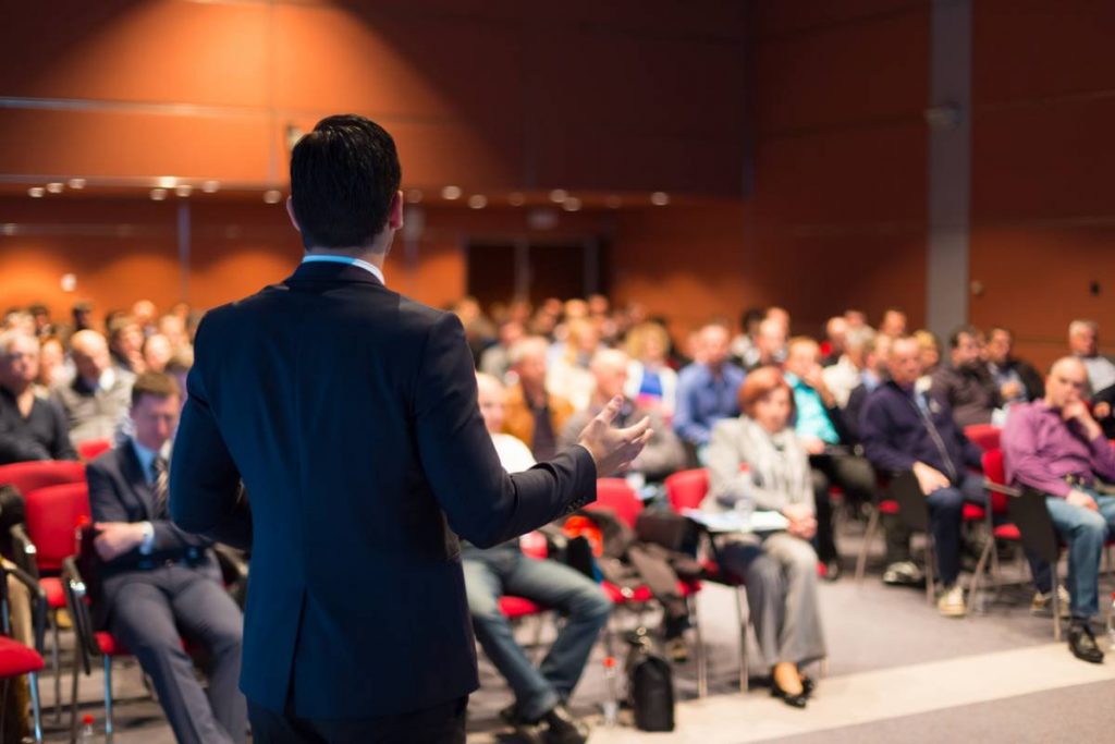 Comment organiser une conférence ?