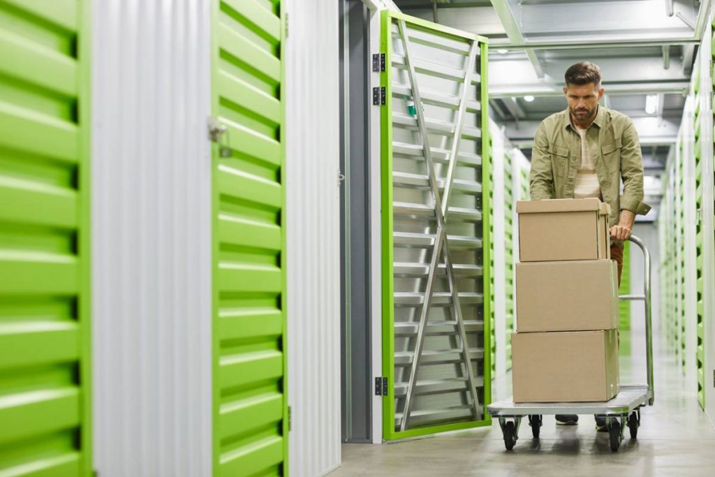 Entrepreneur : comment construire un box de stockage ?