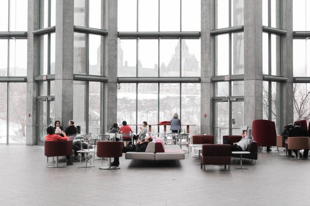 Comment rendre l'éclairage de vos bureaux plus agréable ?