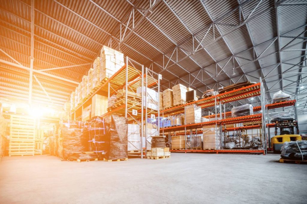 Comment choisir la structure de stockage industriel adaptée à vos besoins ?